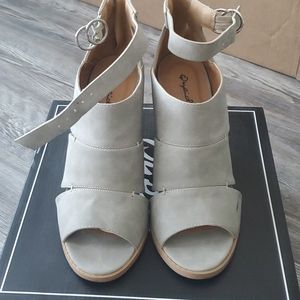 Grey Open Toe Nubuck Heel